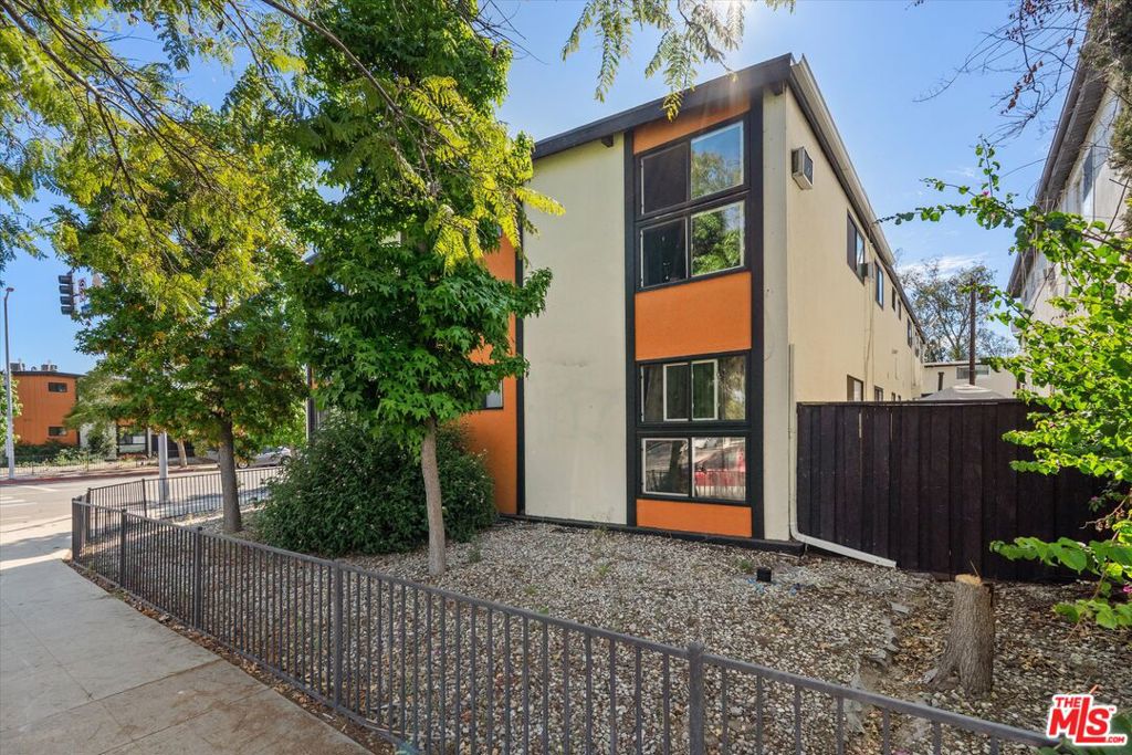 7601 Whitsett Avenue