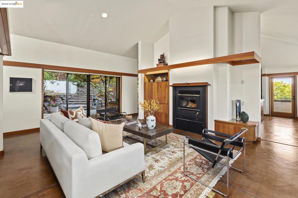 CLAREMONT - Residential