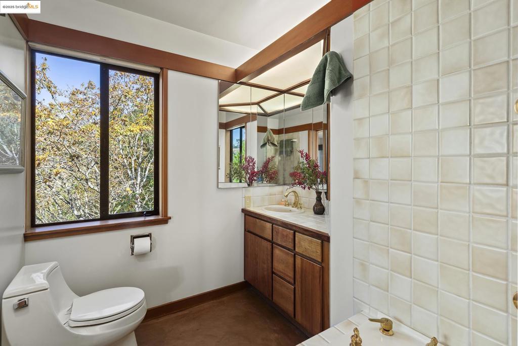 CLAREMONT - Residential