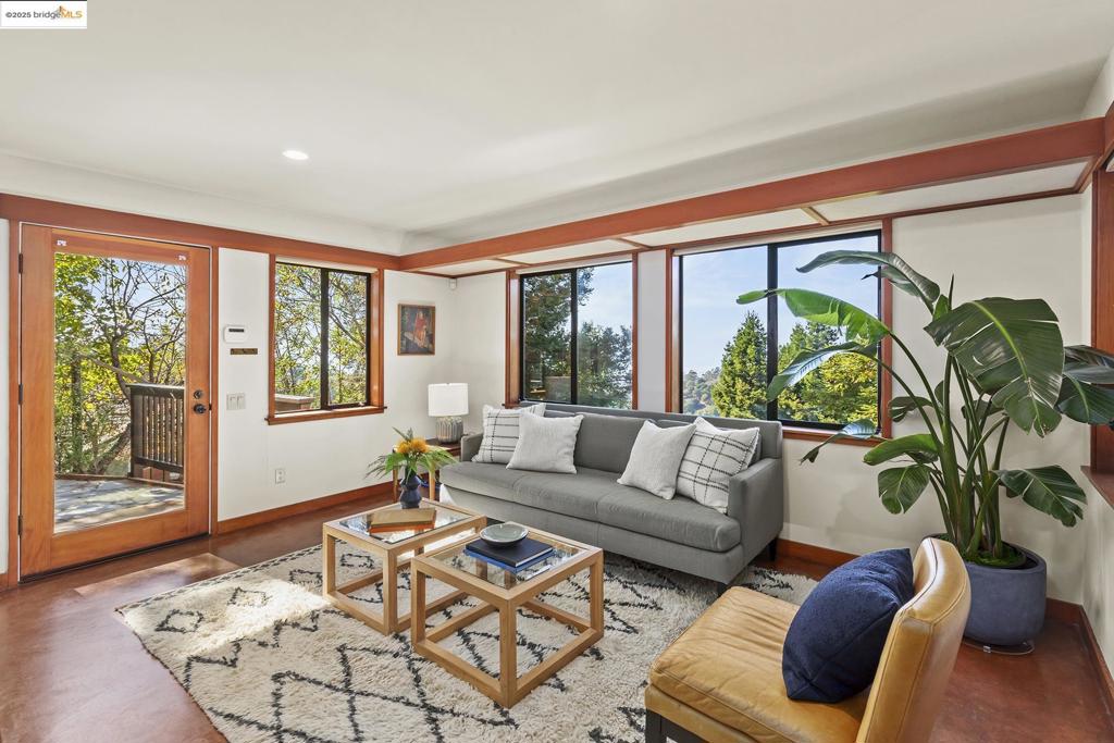 CLAREMONT - Residential