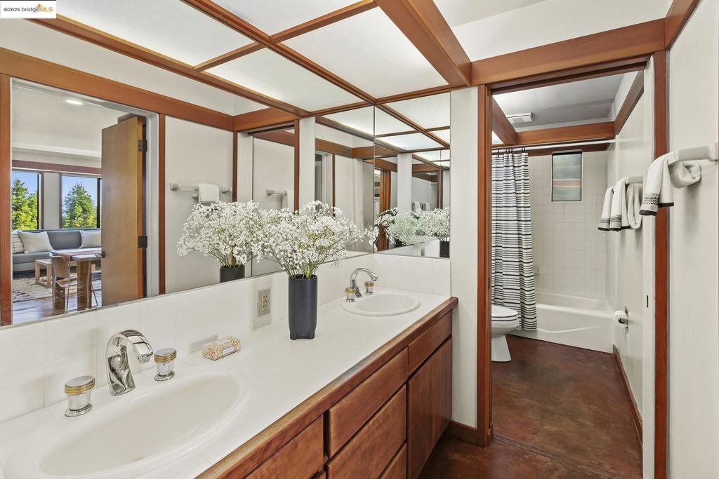 CLAREMONT - Residential