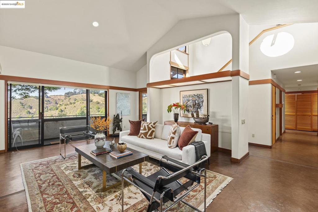 CLAREMONT - Residential