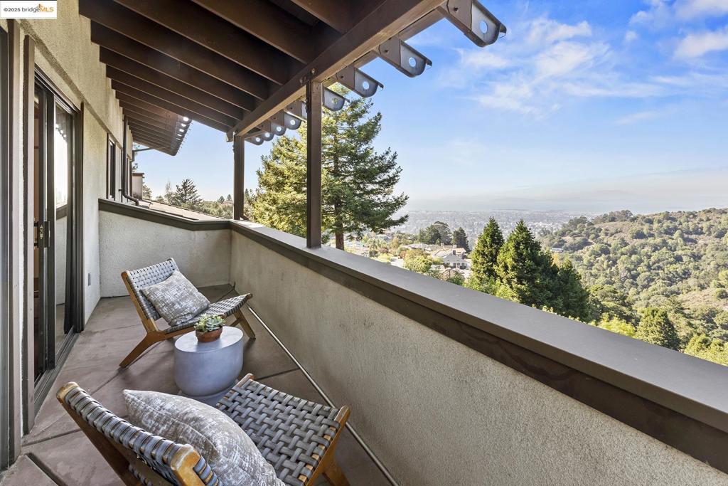 CLAREMONT - Residential