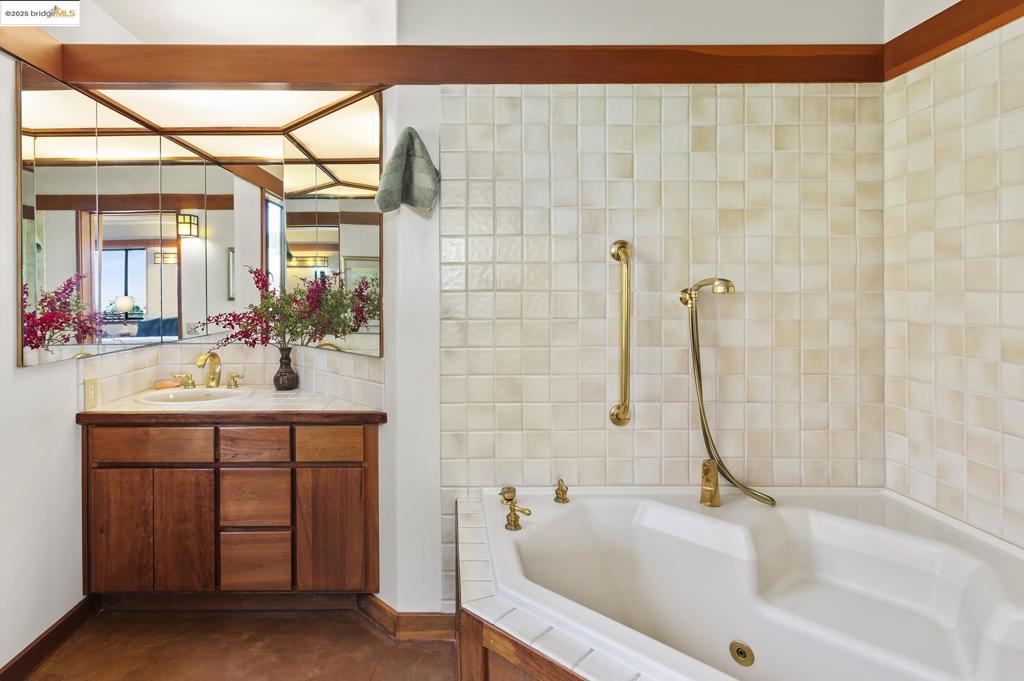 CLAREMONT - Residential