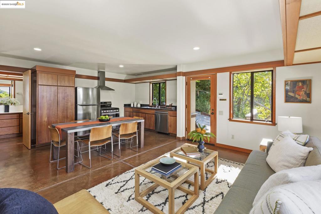 CLAREMONT - Residential