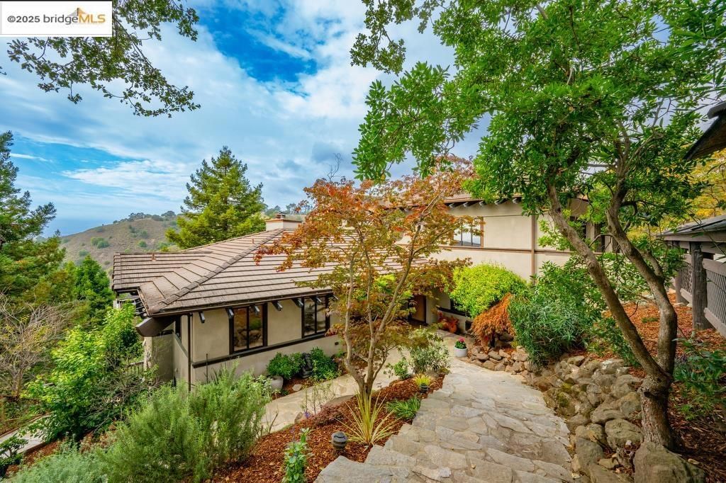 Photo of 25 Dartmouth Dr Dr, Berkeley, CA 94705 (MLS # 41115535)