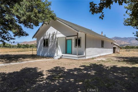 Photo of 18220 HWY 178, Weldon, CA 93240 (MLS # NS25248308) Photo of 18220 HWY 178, Weldon, CA 93240 (MLS # NS25248308)