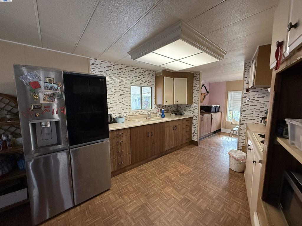 SUNNYVALE - Manufactured In Park