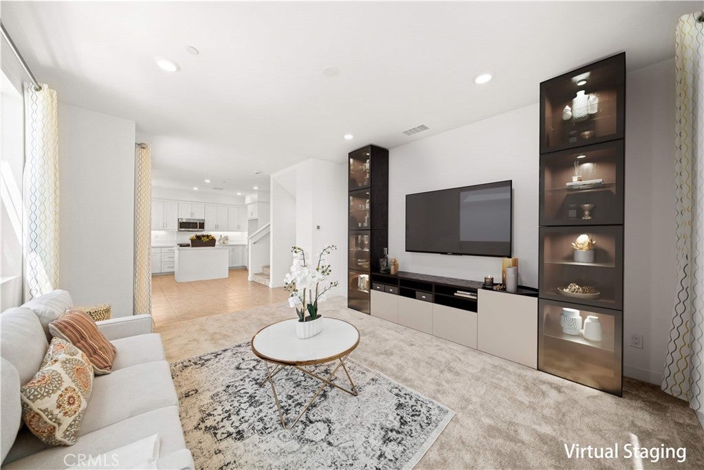 155 W LA PALMA Avenue 2
