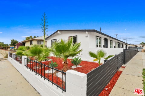 Photo of 609 W E Street, Wilmington, CA 90744 (MLS # 26835467)