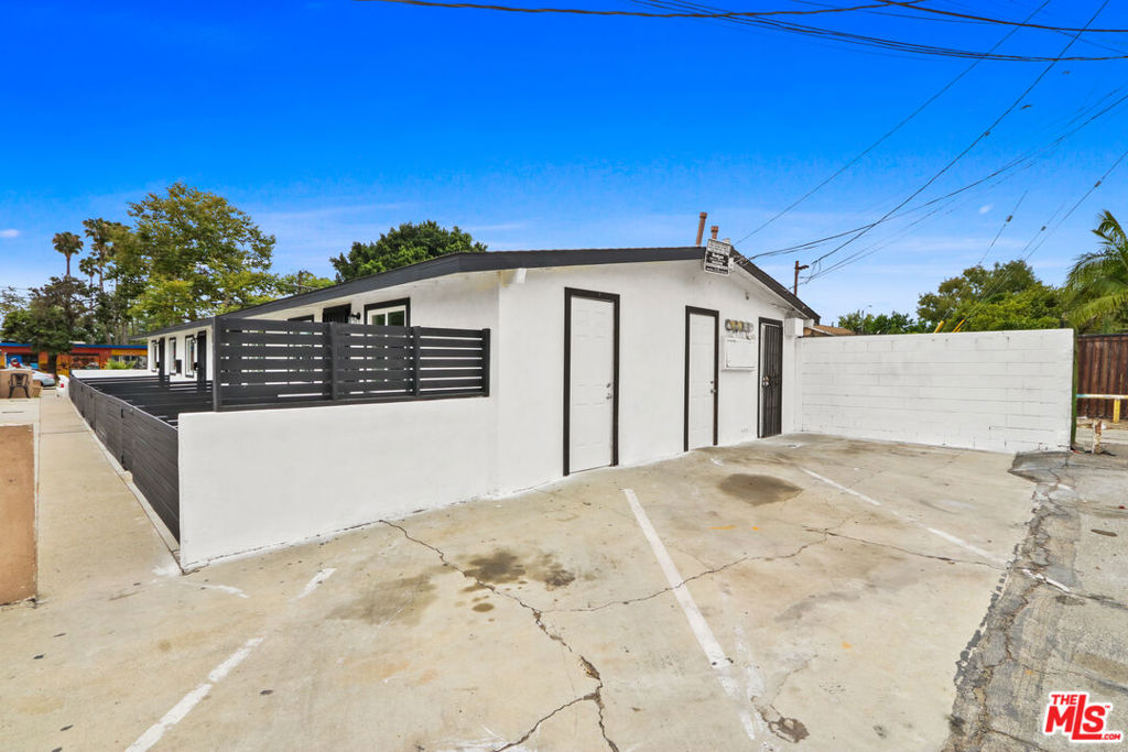 609 W E Street
