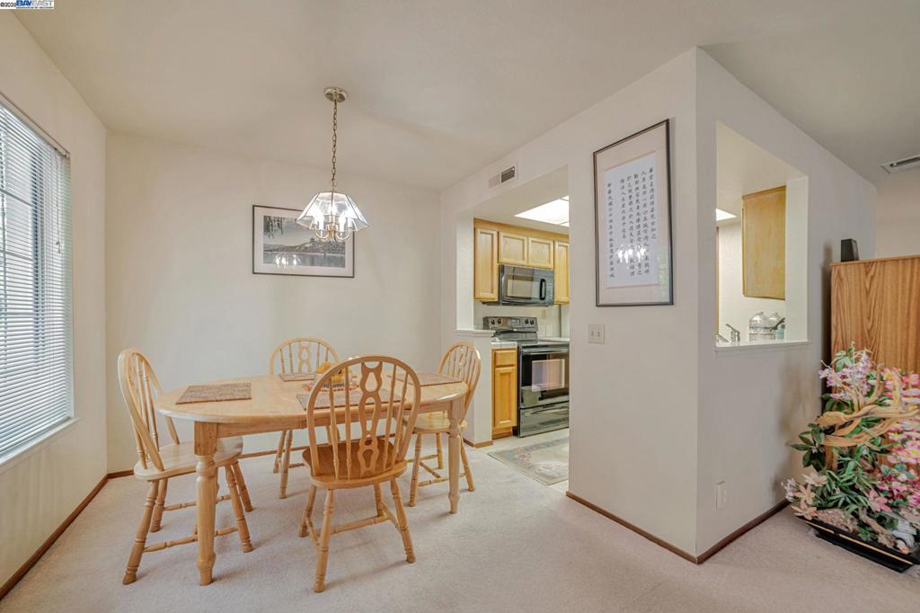 Properties 4 7407 Oxford Cir