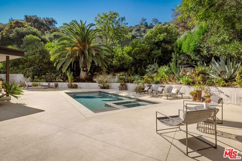 Photo of 9991 Liebe Drive, Beverly Hills, CA 90210 (MLS # 26729387)