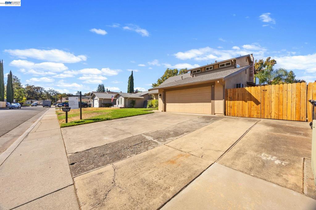 9852 Vista Grande Way