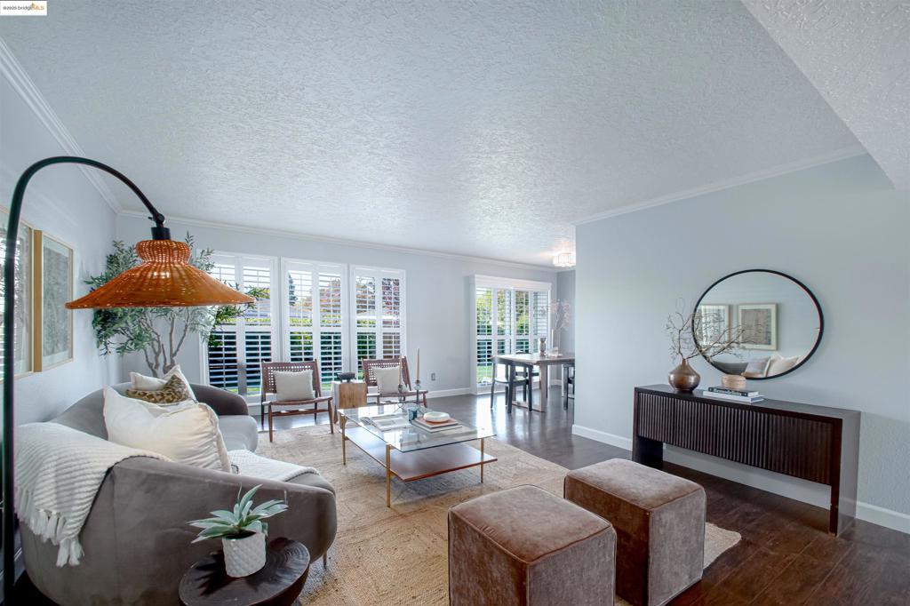 LAND PARK - Residential