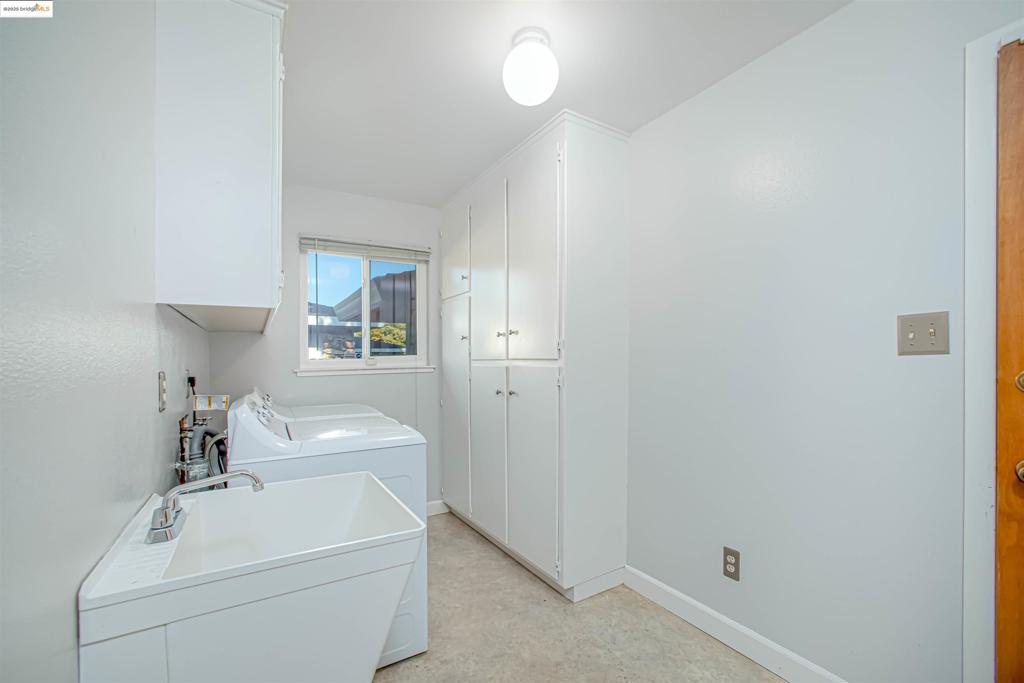 LAND PARK - Residential