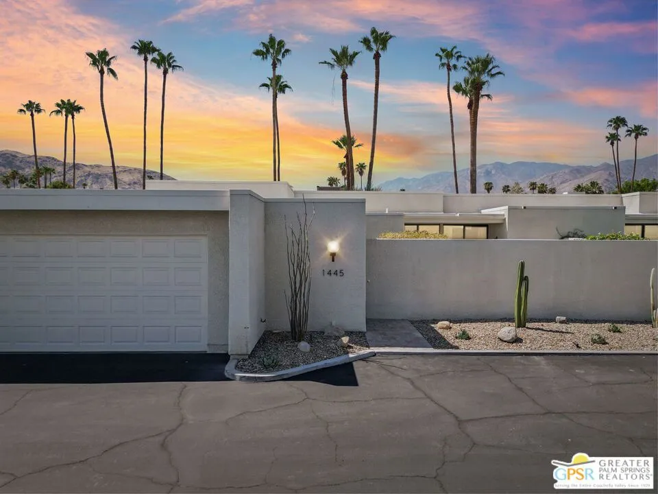 Palm Springs, California 92264, United States, 2 Bedrooms Bedrooms, ,3 BathroomsBathrooms,Residential,Active,189027