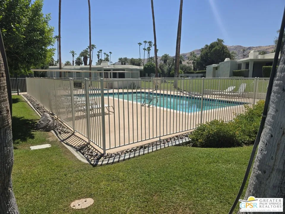 Palm Springs, California 92264, United States, 2 Bedrooms Bedrooms, ,3 BathroomsBathrooms,Residential,Active,189027