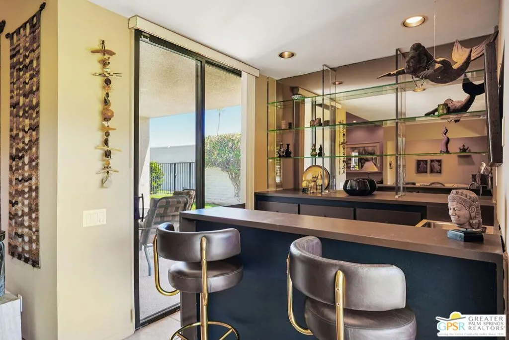 Palm Springs, California 92264, United States, 2 Bedrooms Bedrooms, ,3 BathroomsBathrooms,Residential,Active,189027