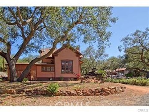 Photo of 1239 Rainbow Valley Boulevard, Fallbrook, CA 92028 (MLS # OC26030305)