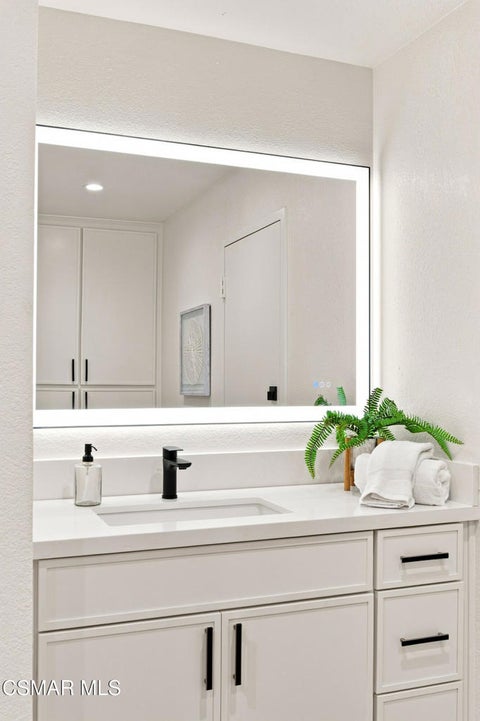 Tiny photo for 6022 Cielo Vista Court, Camarillo, CA 93012 (MLS # 226004065)