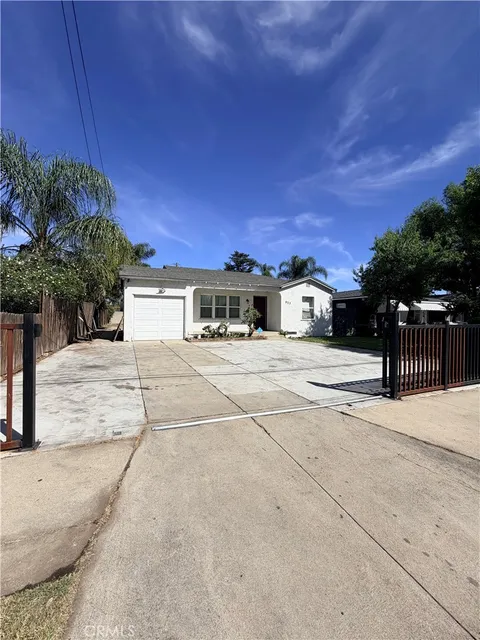 923 S Vine, Ontario, CA 91762 - MLS#: TR26072957