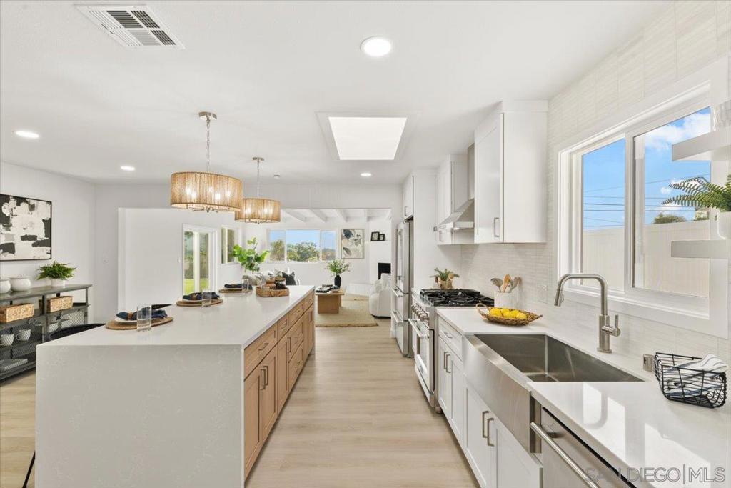3752 Atlas St