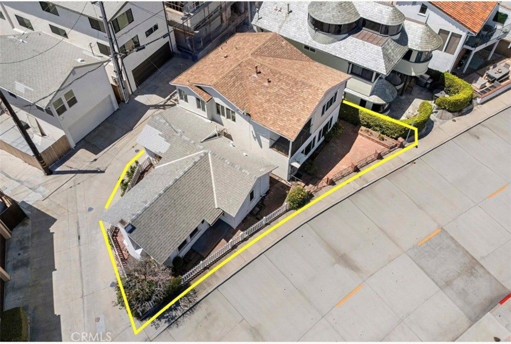 Photo of 805 W Bay Ave, Newport Beach, CA 92661 (MLS # PW26090889)