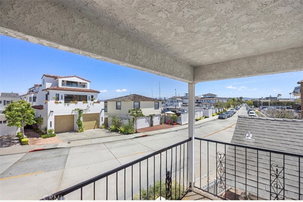 Newport Beach, California, 92661, United States, 4 Bedrooms Bedrooms, ,3 BathroomsBathrooms,Residential,Active,2041644