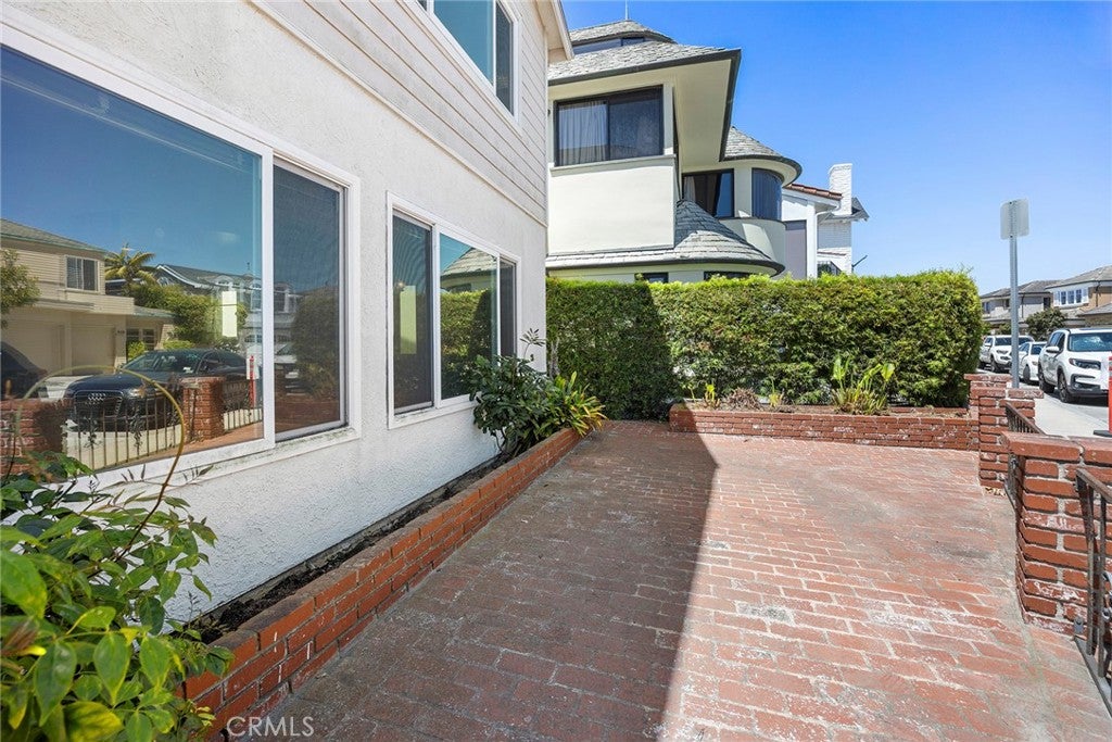 Newport Beach, California, 92661, United States, 4 Bedrooms Bedrooms, ,3 BathroomsBathrooms,Residential,Active,2041644