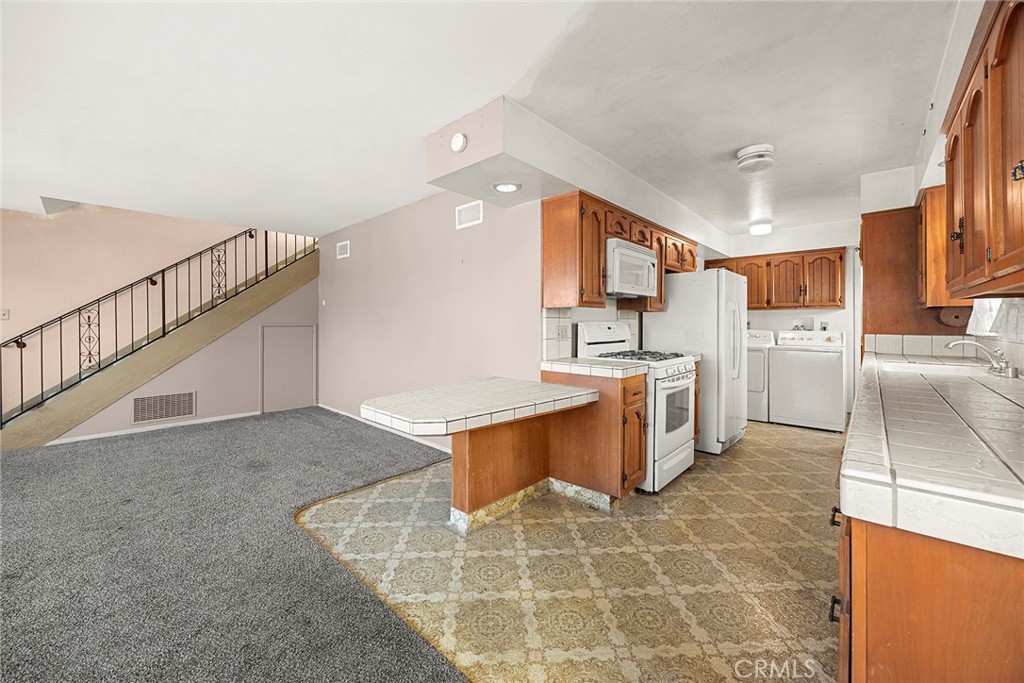 Newport Beach, California, 92661, United States, 4 Bedrooms Bedrooms, ,3 BathroomsBathrooms,Residential,Active,2041644