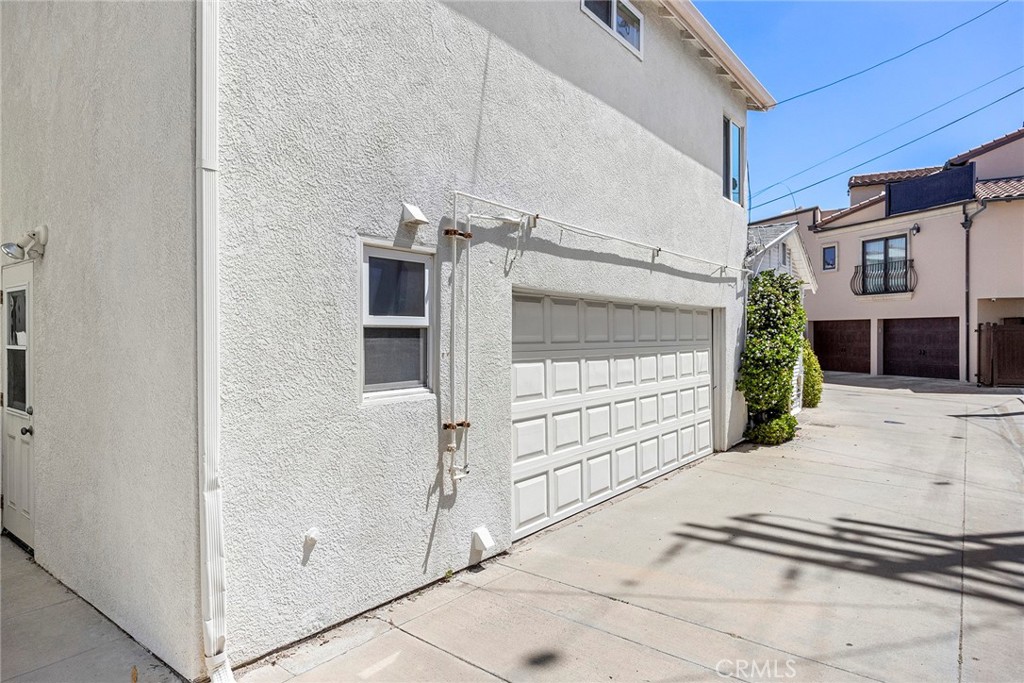 Newport Beach, California, 92661, United States, 4 Bedrooms Bedrooms, ,3 BathroomsBathrooms,Residential,Active,2041644