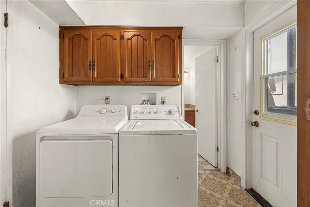 Newport Beach, California, 92661, United States, 4 Bedrooms Bedrooms, ,3 BathroomsBathrooms,Residential,Active,2041644