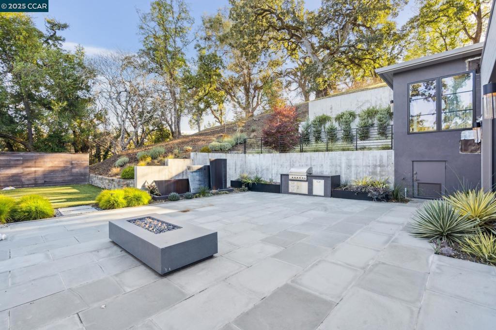 HAPPY VALLEY - Residential