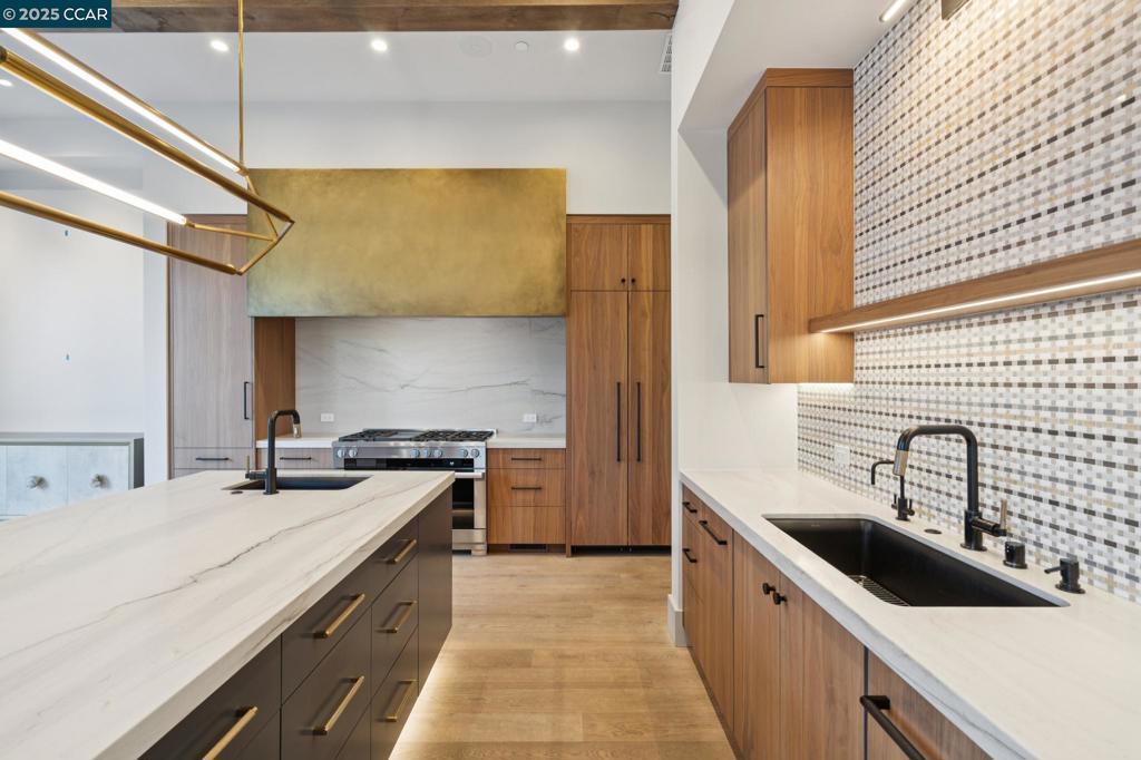 HAPPY VALLEY - Residential