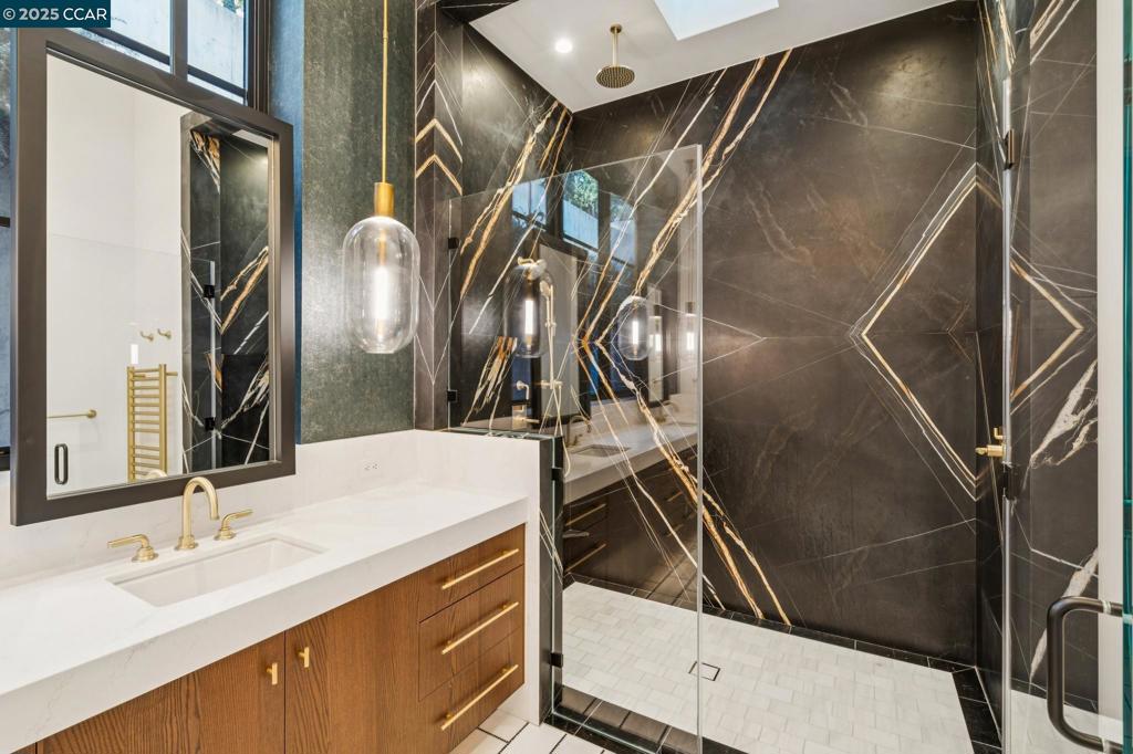 HAPPY VALLEY - Residential