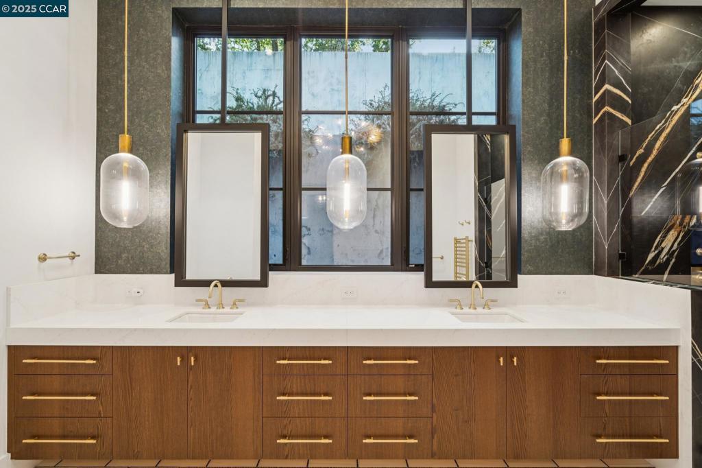 HAPPY VALLEY - Residential