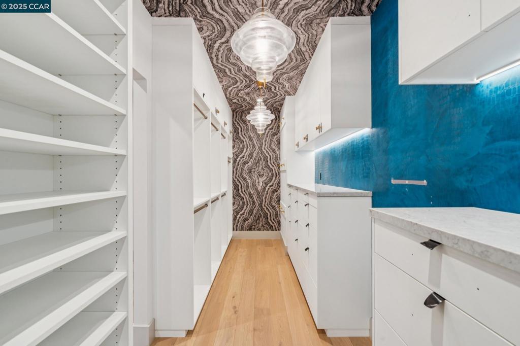 HAPPY VALLEY - Residential