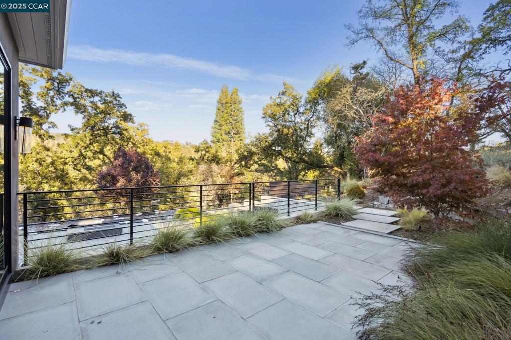 HAPPY VALLEY - Residential