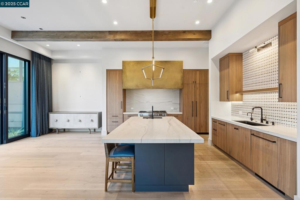 HAPPY VALLEY - Residential