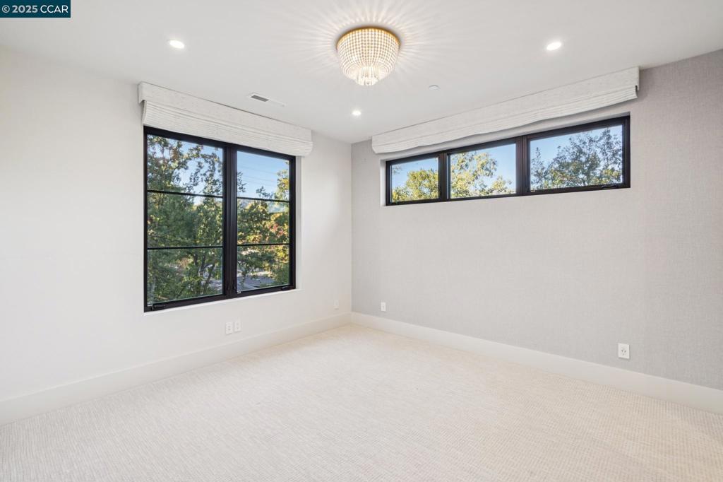 HAPPY VALLEY - Residential