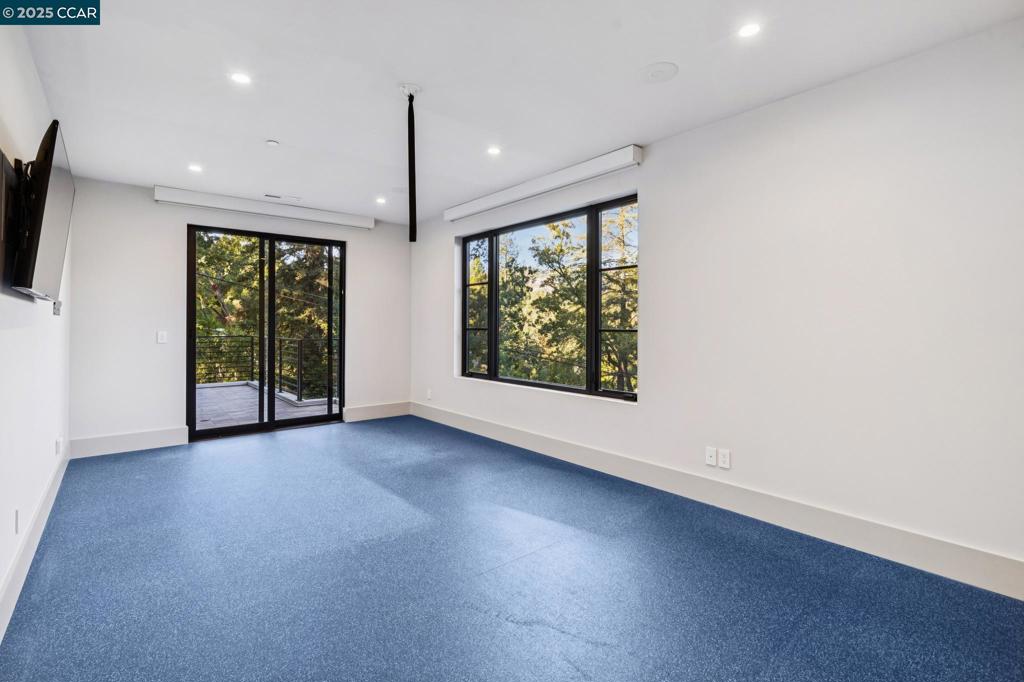 HAPPY VALLEY - Residential