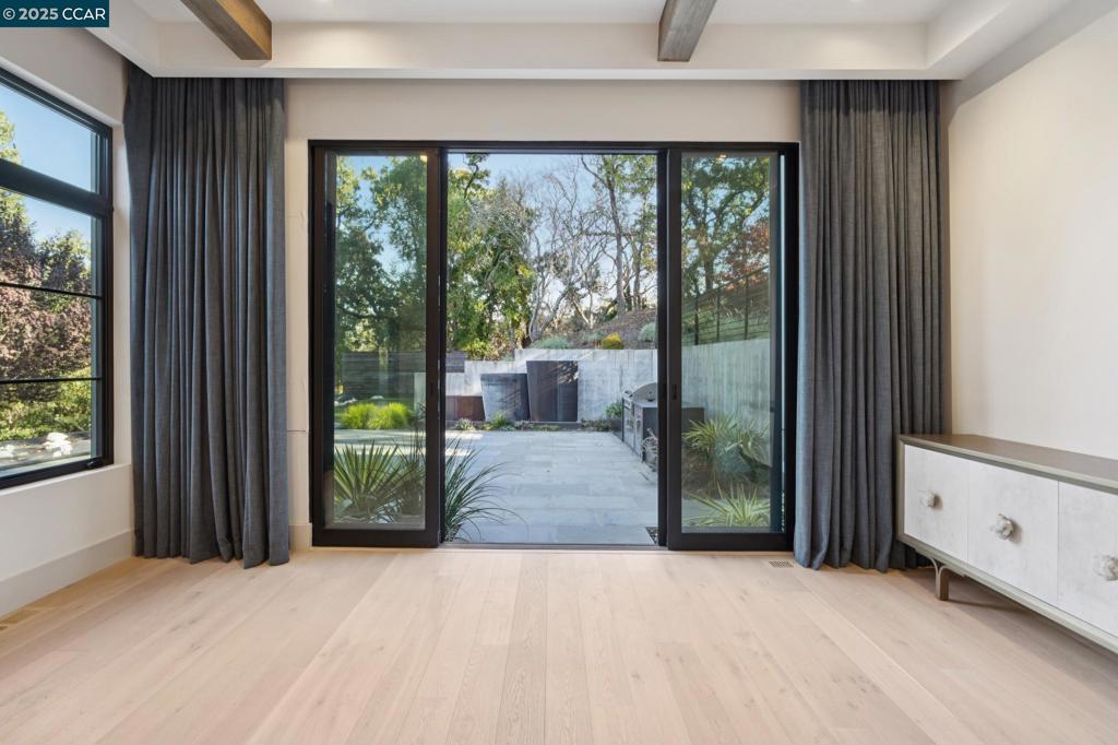 HAPPY VALLEY - Residential