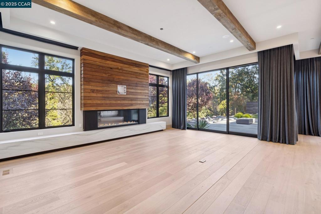 HAPPY VALLEY - Residential