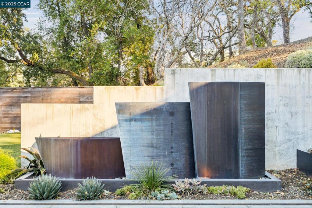 HAPPY VALLEY - Residential