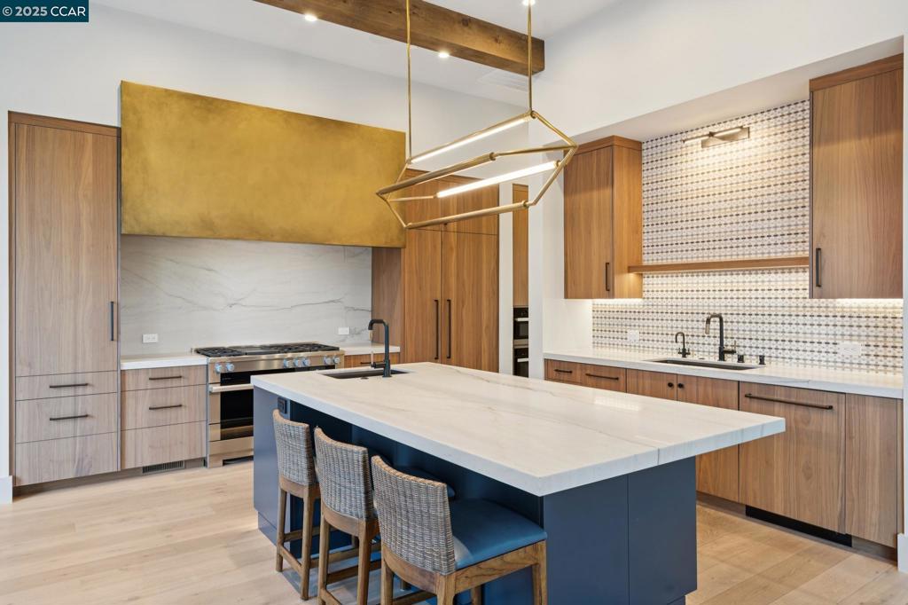 HAPPY VALLEY - Residential