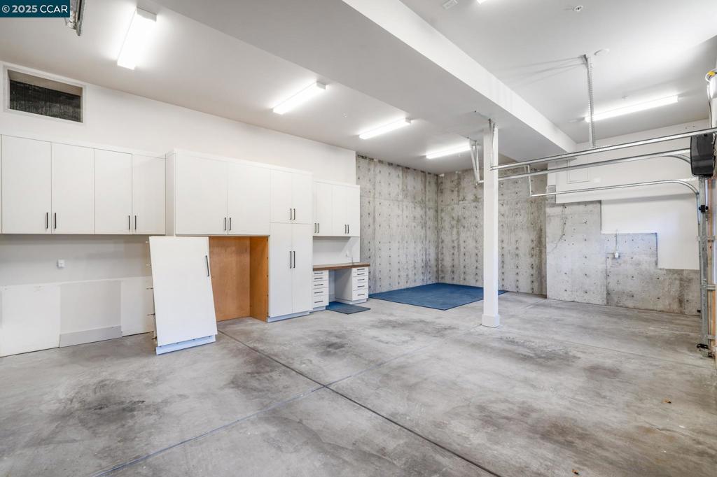 HAPPY VALLEY - Residential