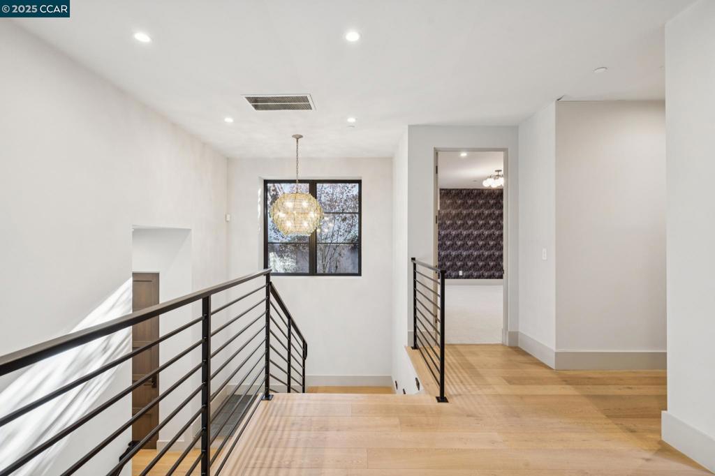 HAPPY VALLEY - Residential