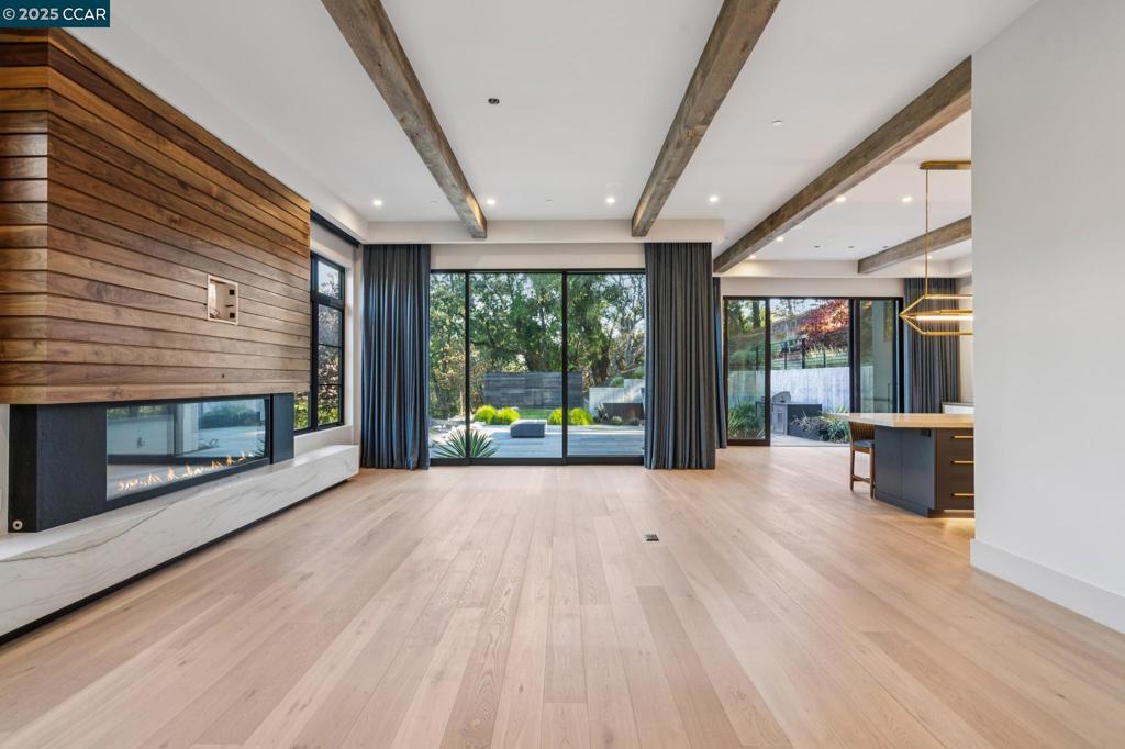 HAPPY VALLEY - Residential