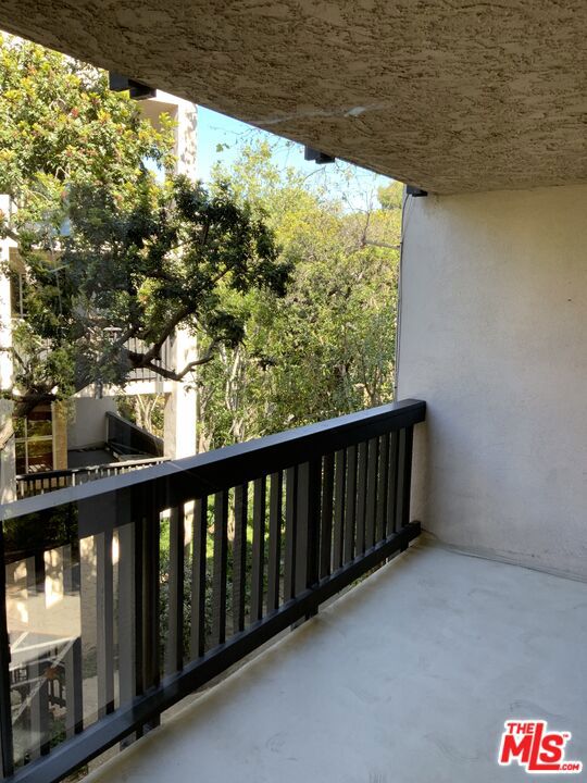 4207 Raintree Circle